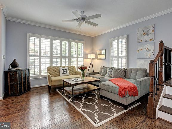 5th image of 250 Market St E #250A