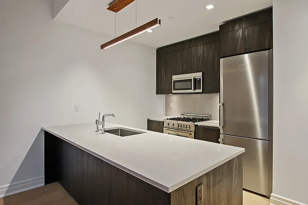 Rented by E Realty International Corp | media 29