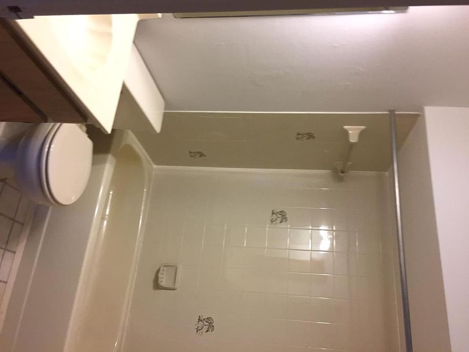 1st image of 812 SW 47th Ter APT 206