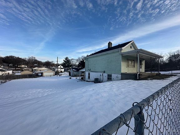 3rd image of 1890 Parrish Ave