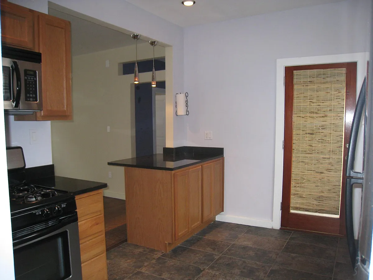 Building Photo - 5925 Catina St