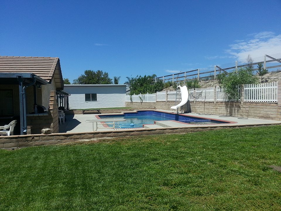 2nd image of 11067 Raymond Rd