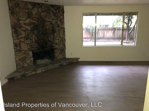 3rd image of 2904 NE 103rd Ave