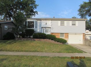 15431 Tudor Rd, Oak Forest, IL 60452