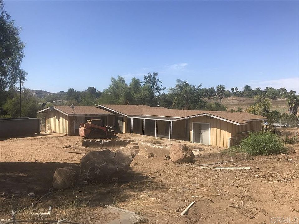 2nd image of 10396 W Lilac Rd