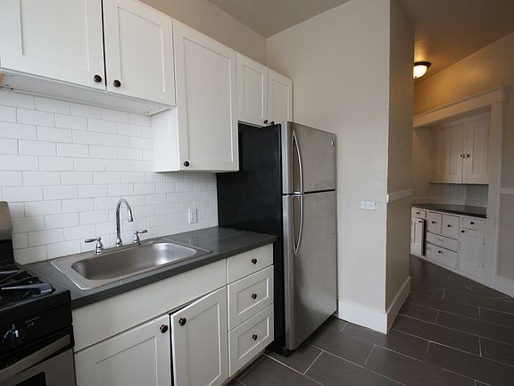 3rd image of 629 St Helens Ave APT 202