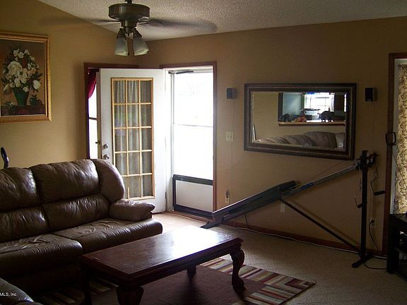 5th image of 2901 Florence Dr