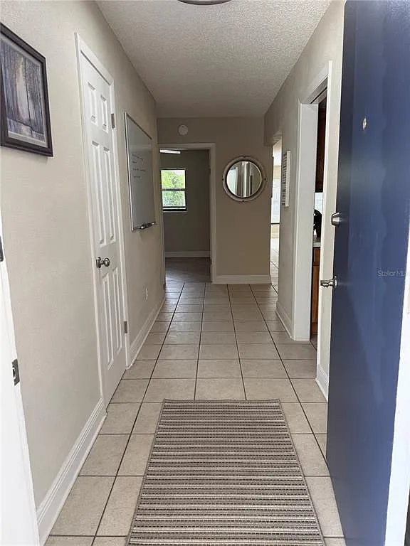 3 bed, 2.0 bath, 1570 sqft, $2,400 — Photo 2