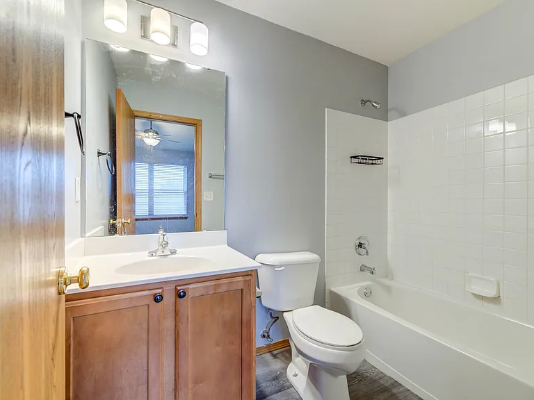 4940 Hurstborough Ct — Photo 6