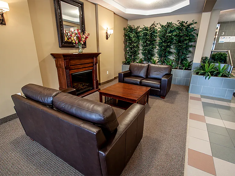 250 Country Hill Dr — Photo 4