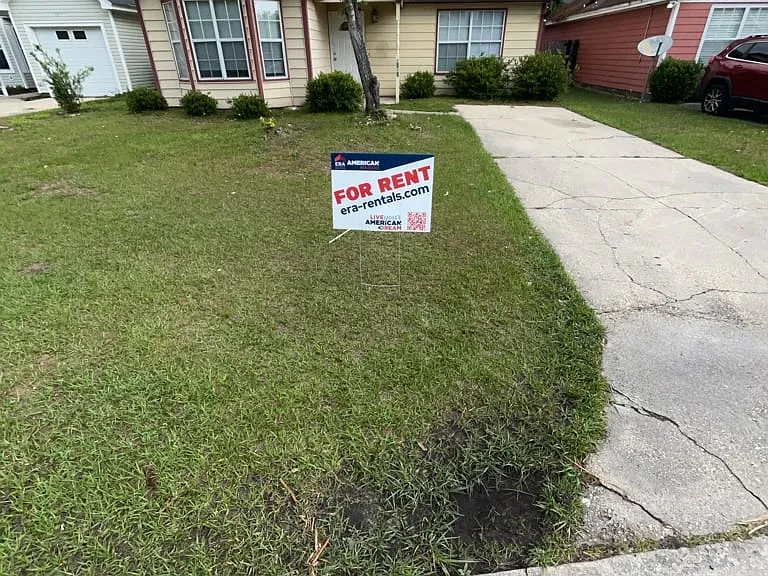 2815 Old Carriage Ln — Photo 1