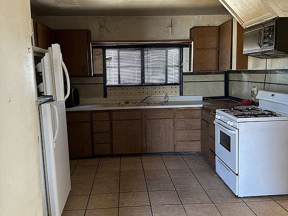 5th image of 1702 S 7th St