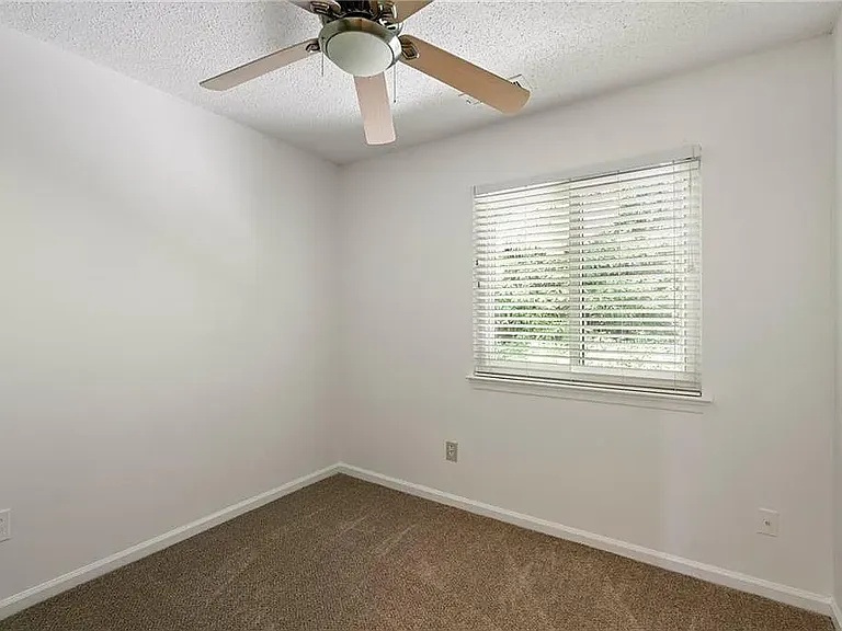 732 Hecate Dr — Photo 3