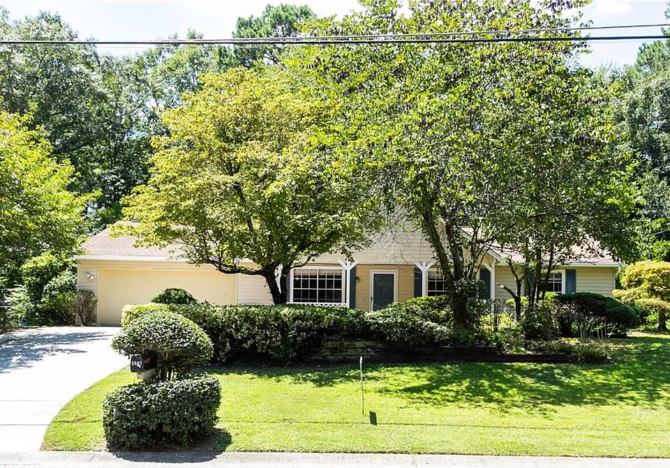 2007 Walden Park Dr