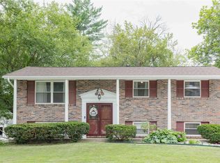 1220 Rivoli Dr, Ballwin, MO 63011