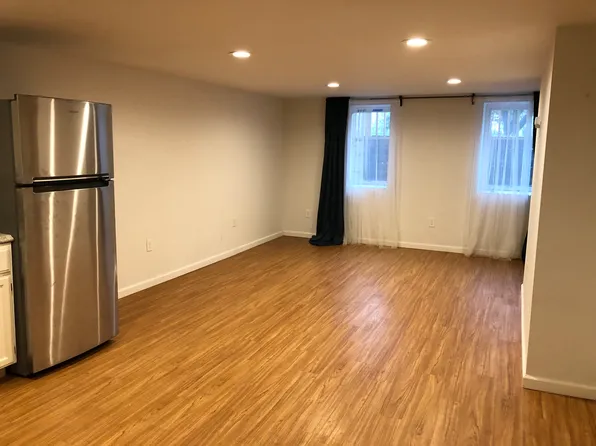 2475 E Maple Rd #C, Troy, MI 48083