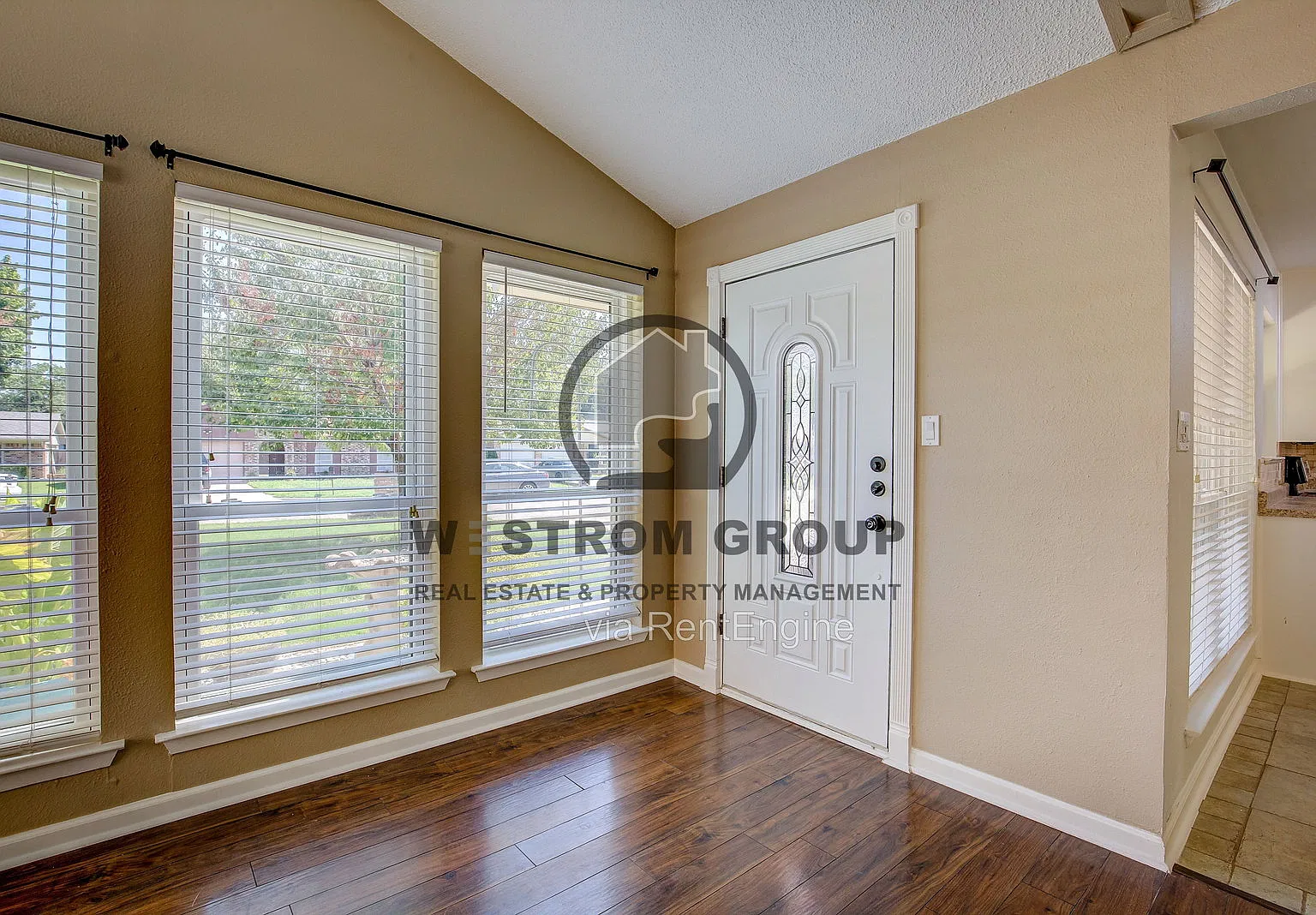 2 bed, 2.0 bath, 1166 sqft, $1,895 — Photo 4