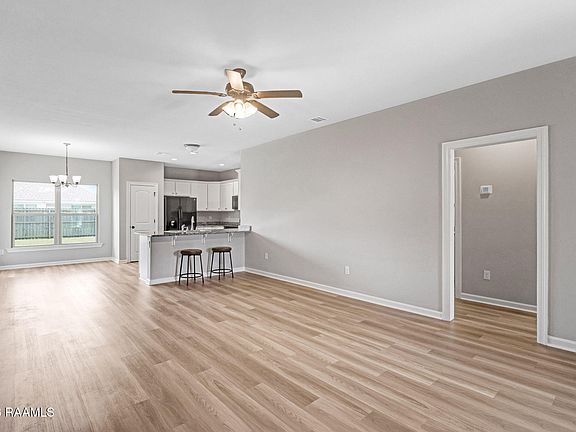 5th image of 306 Mulholland Ln
