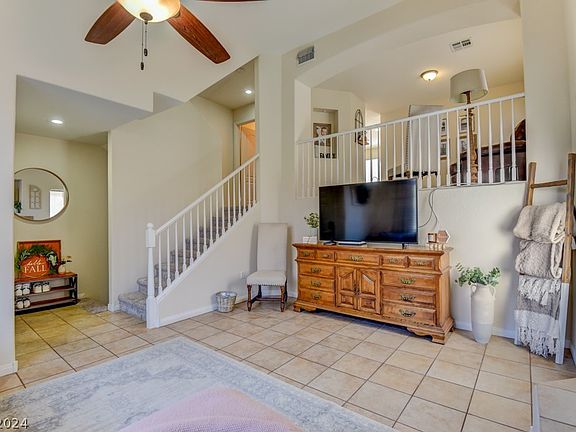 5th image of 2782 Red Vista Ct #2782