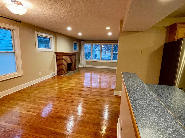 31 Mumford St #LOWER — Photo 6