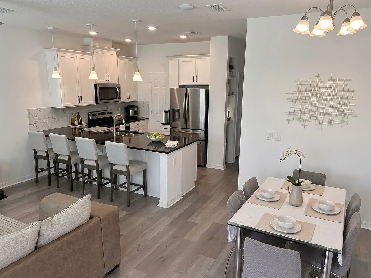 3 bed, 2.5 bath, 1554 sqft, $2,650 — Photo 3