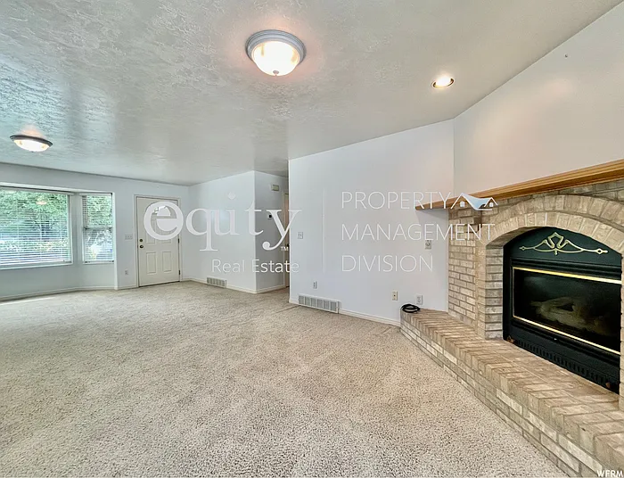 11742 S Tatteredangel Cv — Photo 6