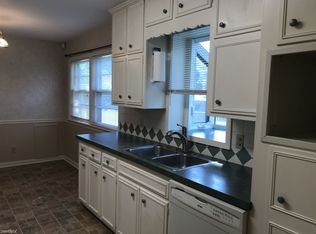 2027 S Ridgewood Dr, Wichita, KS 67218