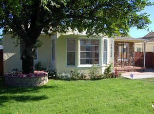 18324 Hart St, Reseda, CA 91335