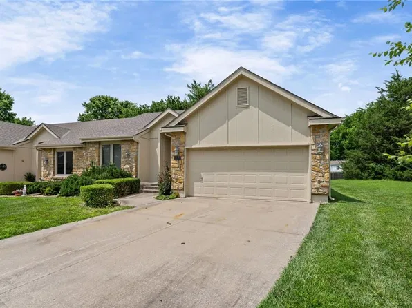 510 NW Ashurst Pl, Lees Summit, MO 64081