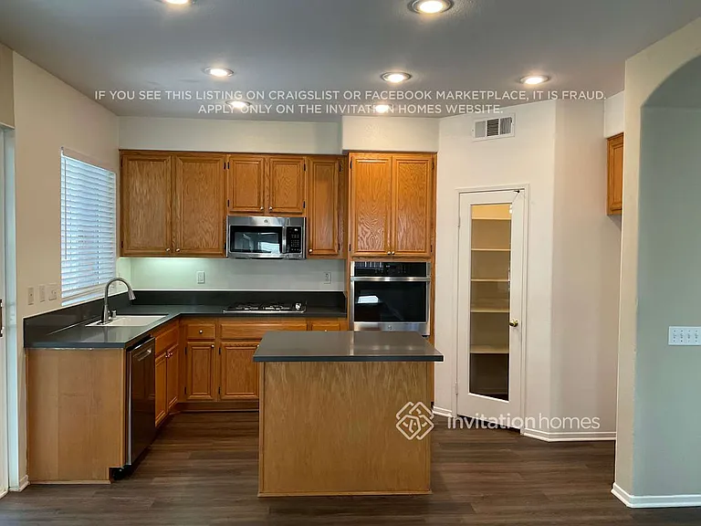 30824 Medinah Way — Photo 7