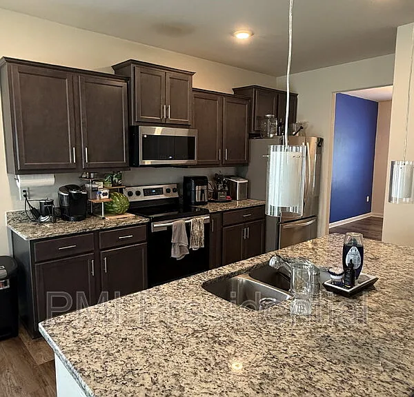 7044 Hepworth Dr — Photo 8