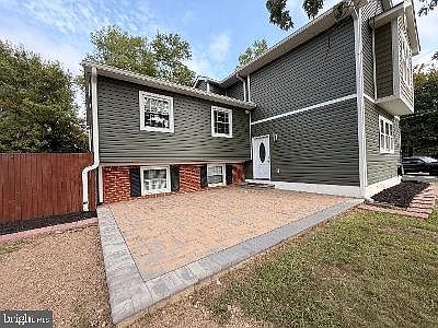 4th image of 8004 Frye Rd