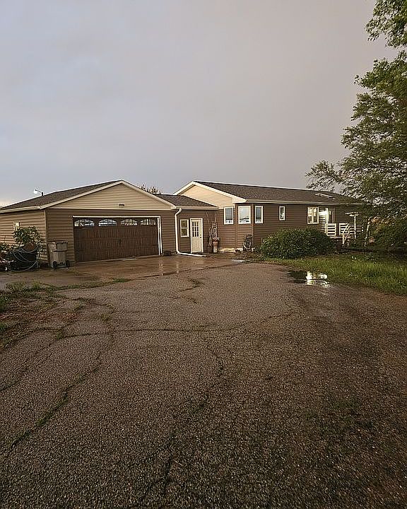 1st image of 810 County Road 14