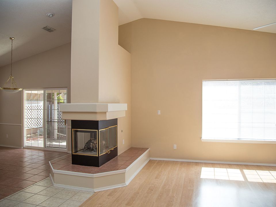 2nd image of 7224 Tricia Rd NE