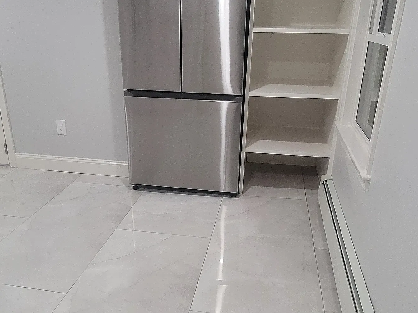 2 bed, 900 sqft, $3,000 — Photo 3