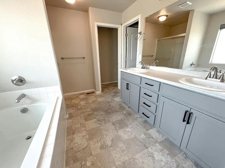 2618 Emerald St — Photo 6