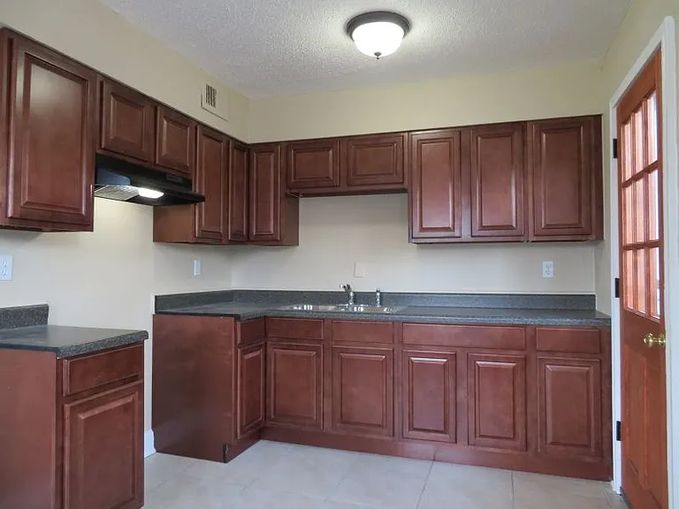 4433 Medley Ln — Photo 2