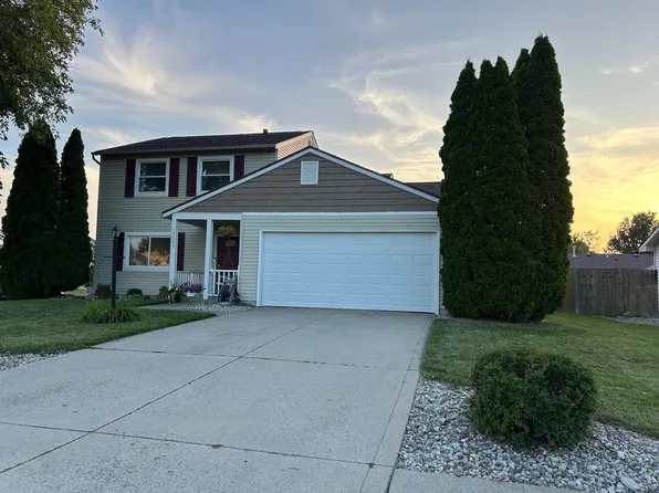 15003 Hedge Brook Dr, Huntertown, IN 46748