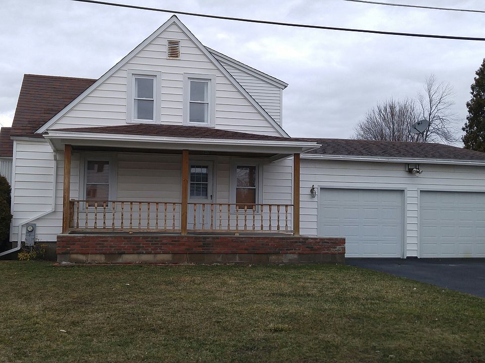 Porch, Driveway only 3yrs ol
