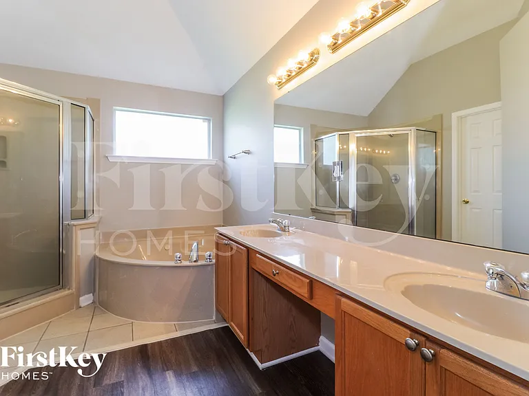 1060 Mossy Knoll Dr — Photo 11