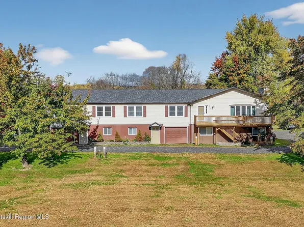 131 Barbarosa Ln, Kingston, NY 12401