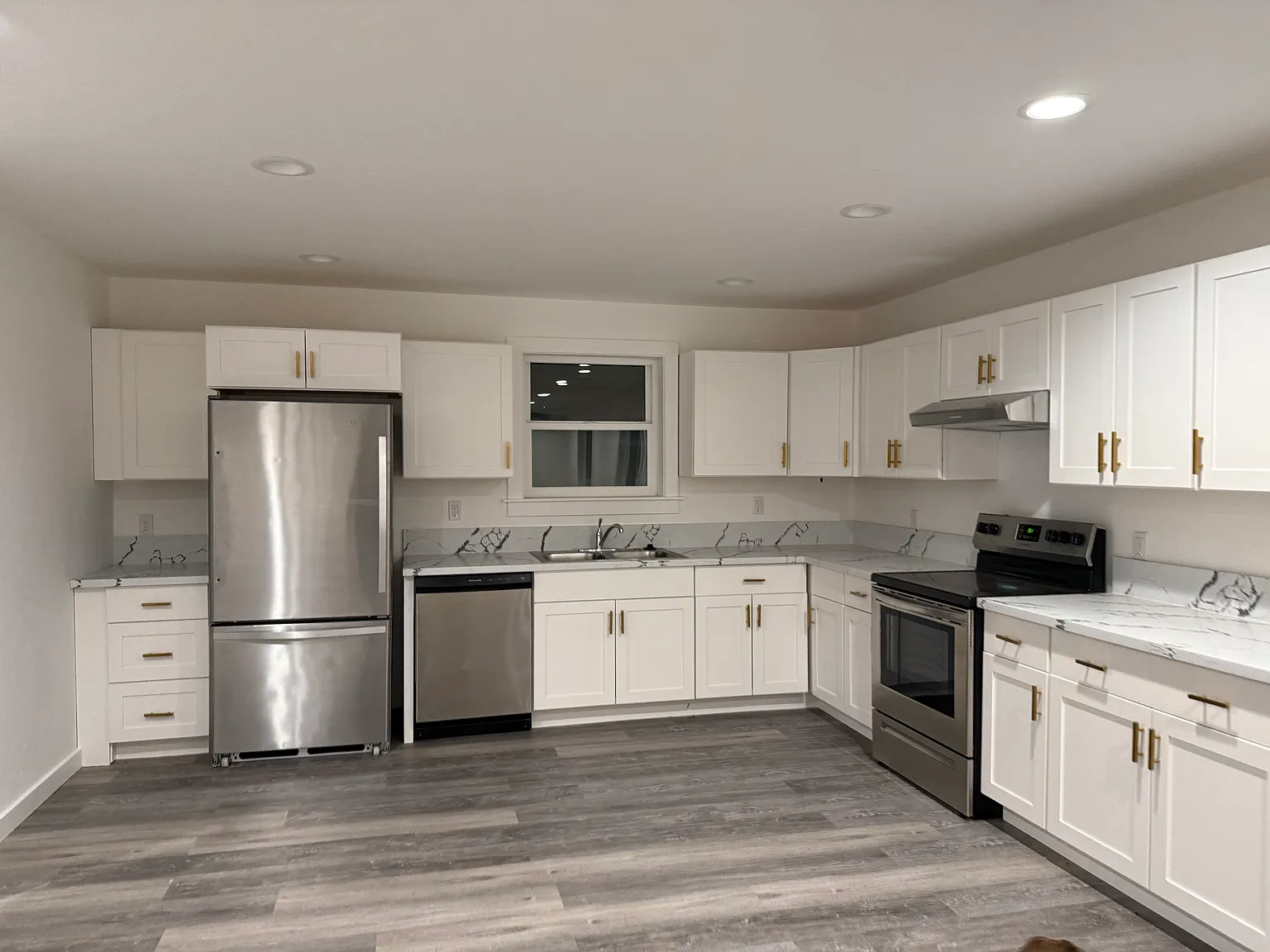 3 bed, 2.5 bath, 1700 sqft, $2,500 — Photo 4