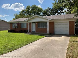 8200 Colony Ln, Fort Smith, AR 72908