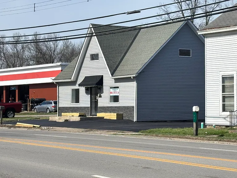 73 Main St — Photo 1