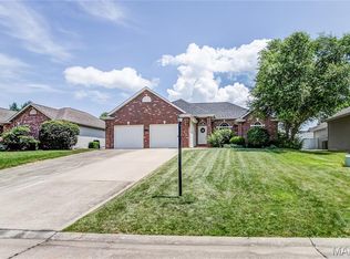 4625 Wisteria Dr, Alton, IL 62002