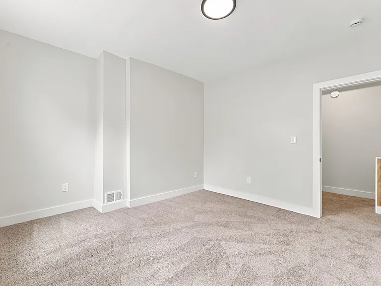325 N Aiken Ave — Photo 15