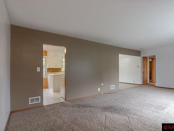 3rd image of 714 Belwood Dr