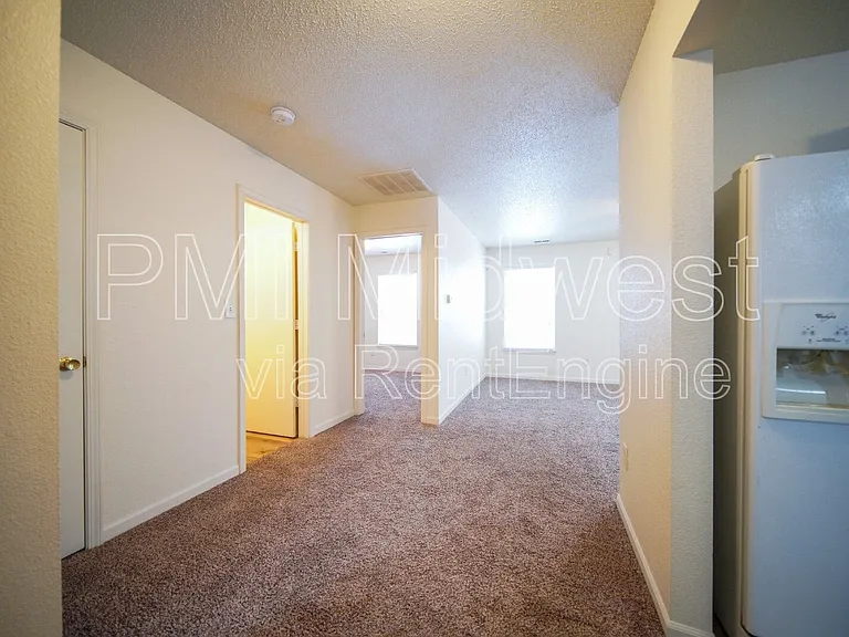 10414 Kensil St — Photo 5