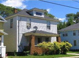 927 Crosby St NW, Grand Rapids, MI 49504