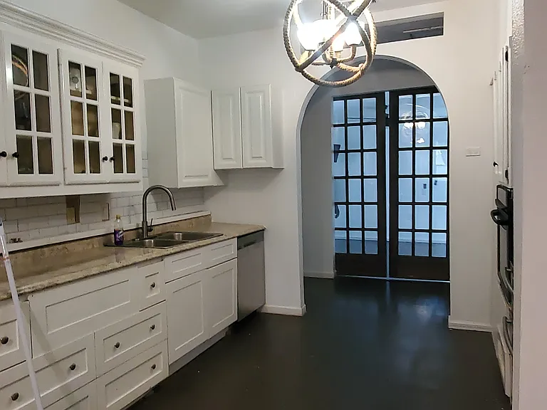 4338 Spring Ave — Photo 6
